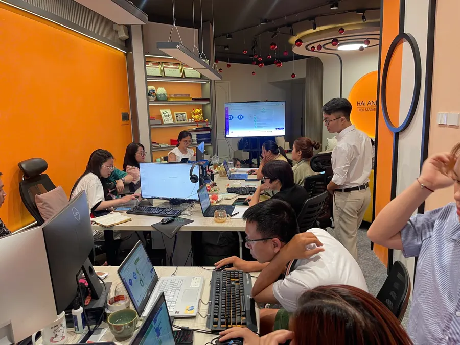Lớp tự động hóa Make tại văn phòng Hải Anh KOL Marketing